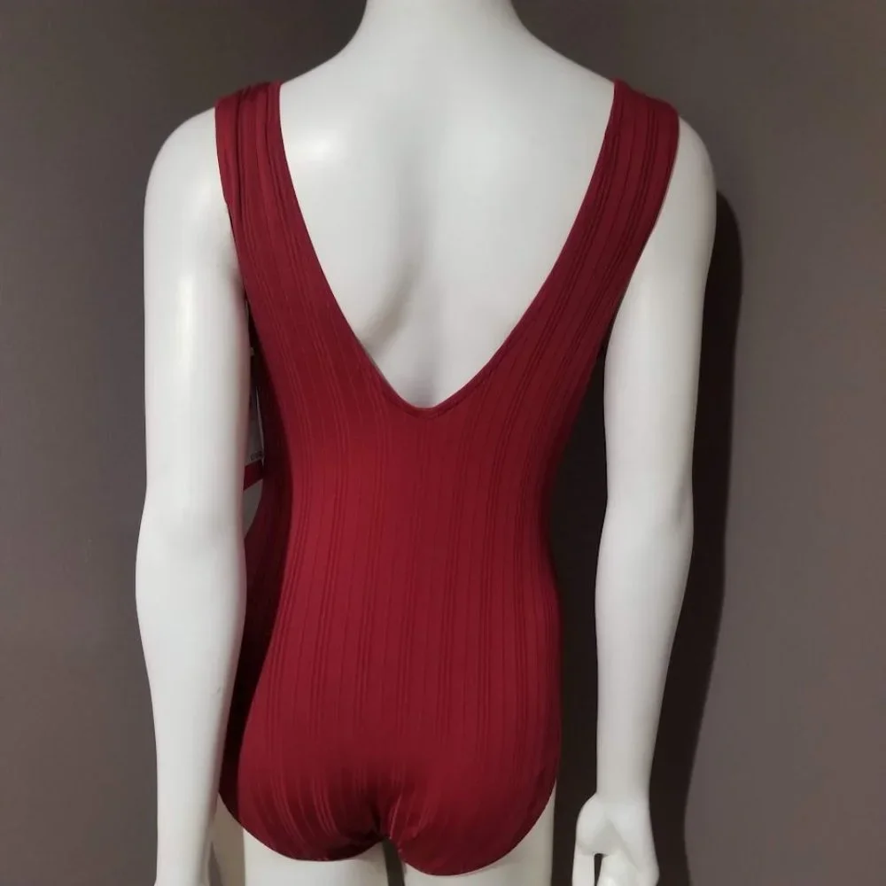 Vince Camuto Ribbed Plunge V-Neck One-Piece Swimsuit Sangria Size 10 - Picture 2 of 9